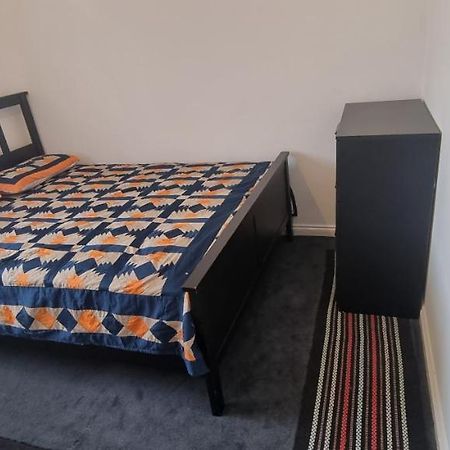 Very Nice Two Bedroom Apartment In ลอนดอน ภายนอก รูปภาพ